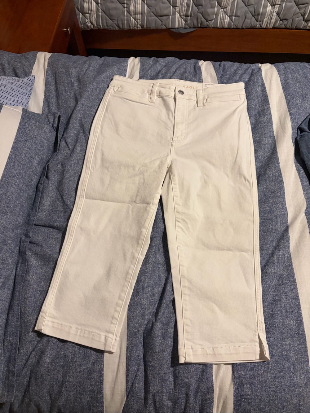 NWT American Eagle Next Level Stretch High-Waisted White Capri Jean Size 6